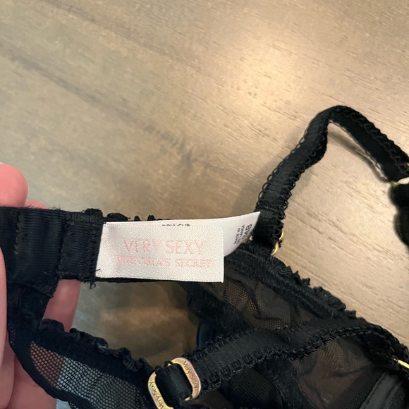 RARE Victoria’s Secret black lace 2-piece set - Picture 6 of 10